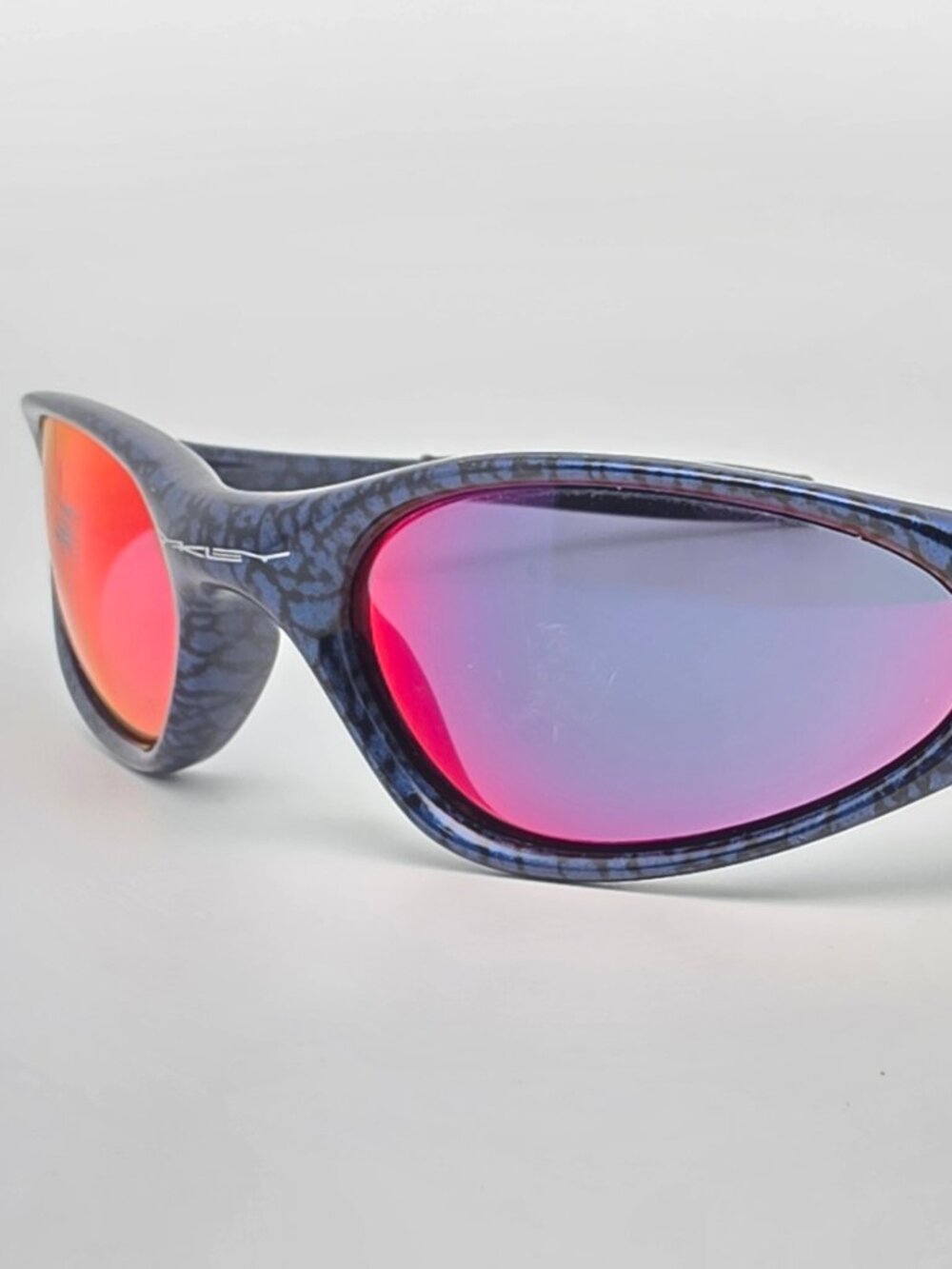 Oakley 04-088 Minute Gen 2 Cobalt Frame +Red Iridium Lens Sunglasses 54-18-133